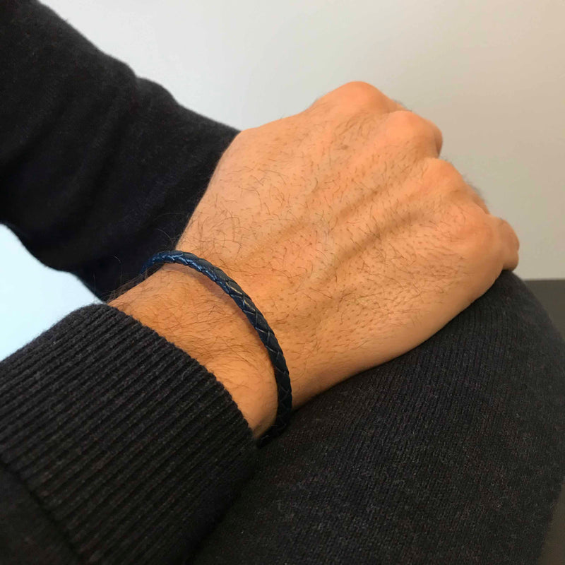 WIM. Donkerblauw leren armband (4mm)